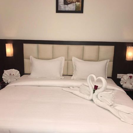 Ballia Hotel Anandi Inn מראה חיצוני תמונה